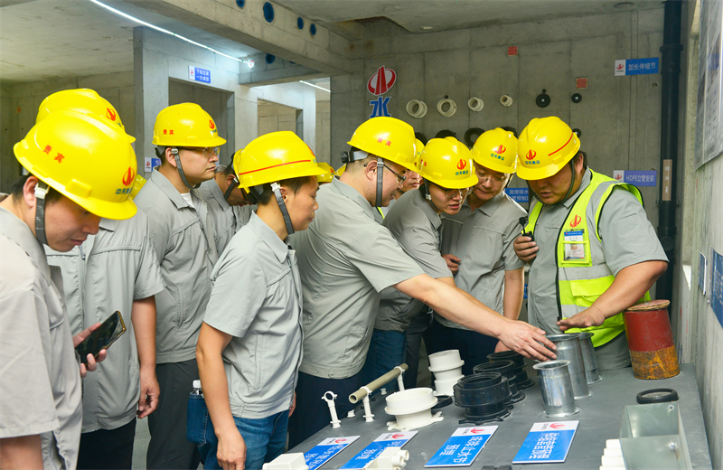 为进一步推进优质客户高效履约，提升交付品质、达成客户满意，2025年6月25日，918博天堂建设集团在上海组织召开2025年越秀地产、华润置业客户履约推进会。